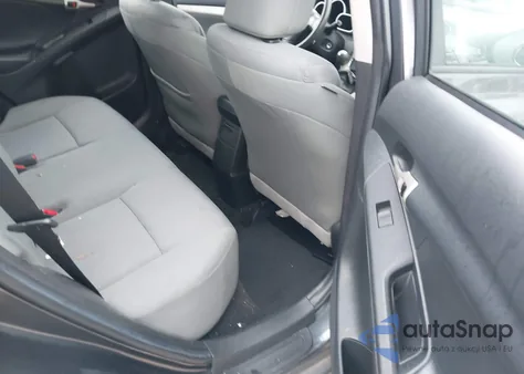 2010 Toyota Matrix z USA, uszkodzony, nr VIN 2T1KU4EE5AC328076